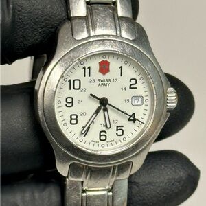 Victorinox Swiss Army Sapphire Crystal White Dial Date Silver SS 30mm Watch